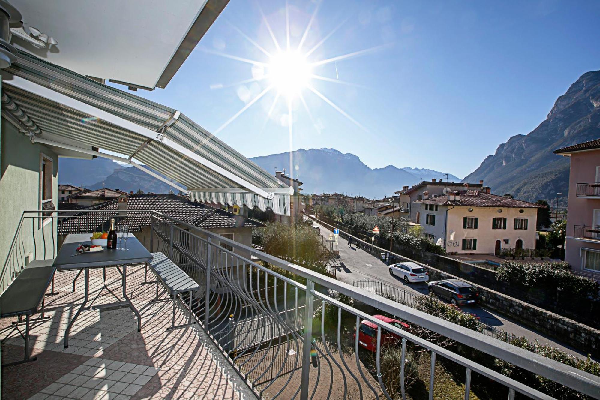 Paulie Apartment - Happy Rentals Riva del Garda Exterior foto