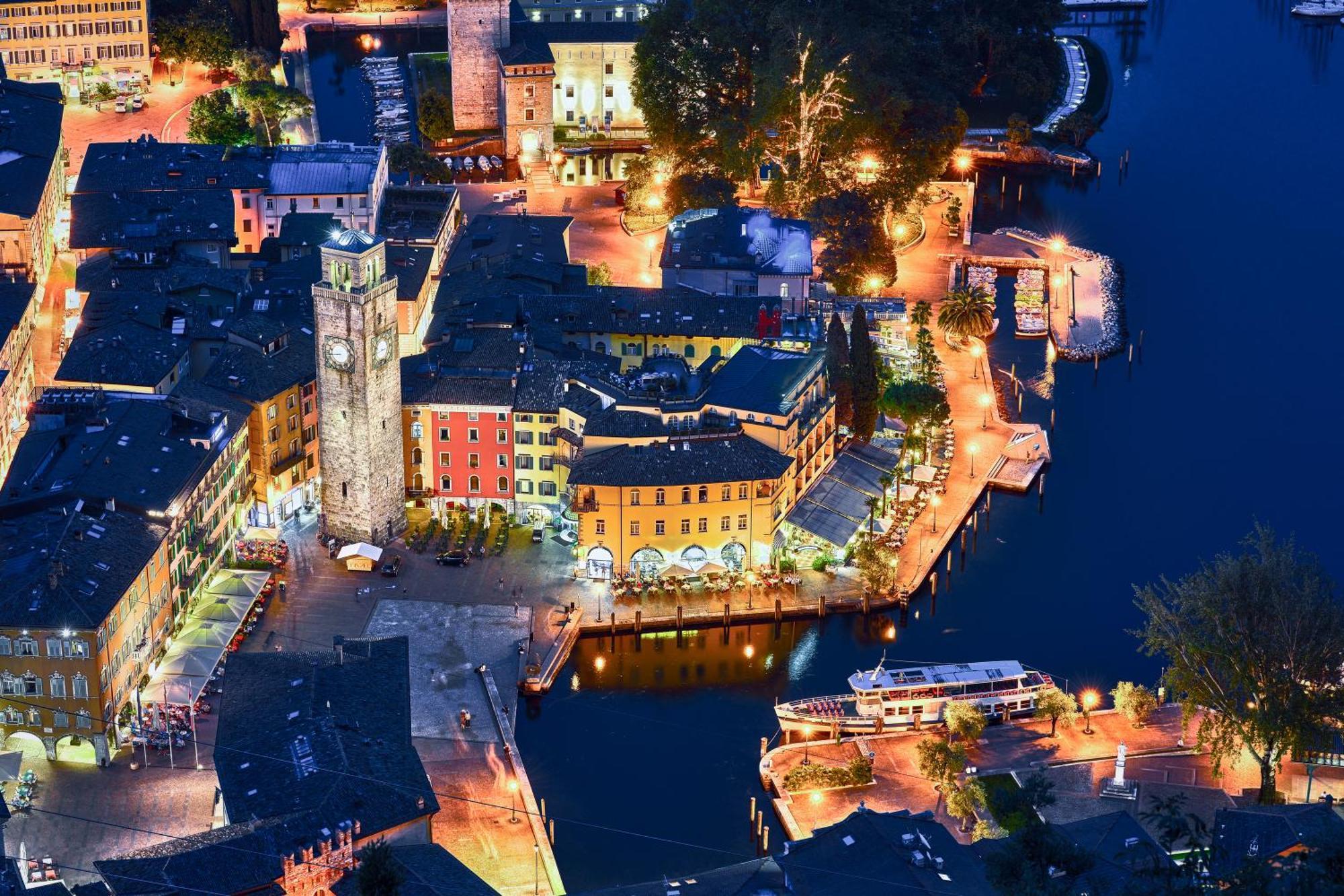 Paulie Apartment - Happy Rentals Riva del Garda Exterior foto