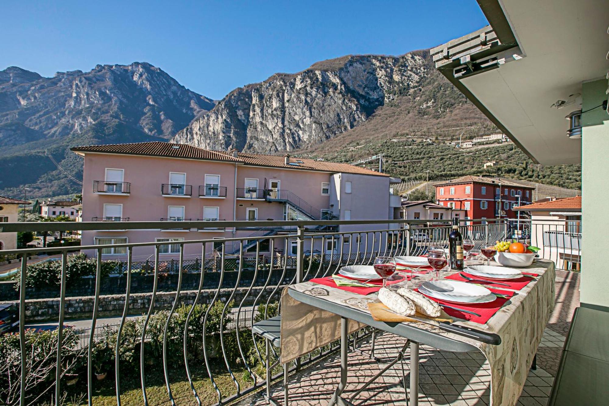 Paulie Apartment - Happy Rentals Riva del Garda Exterior foto