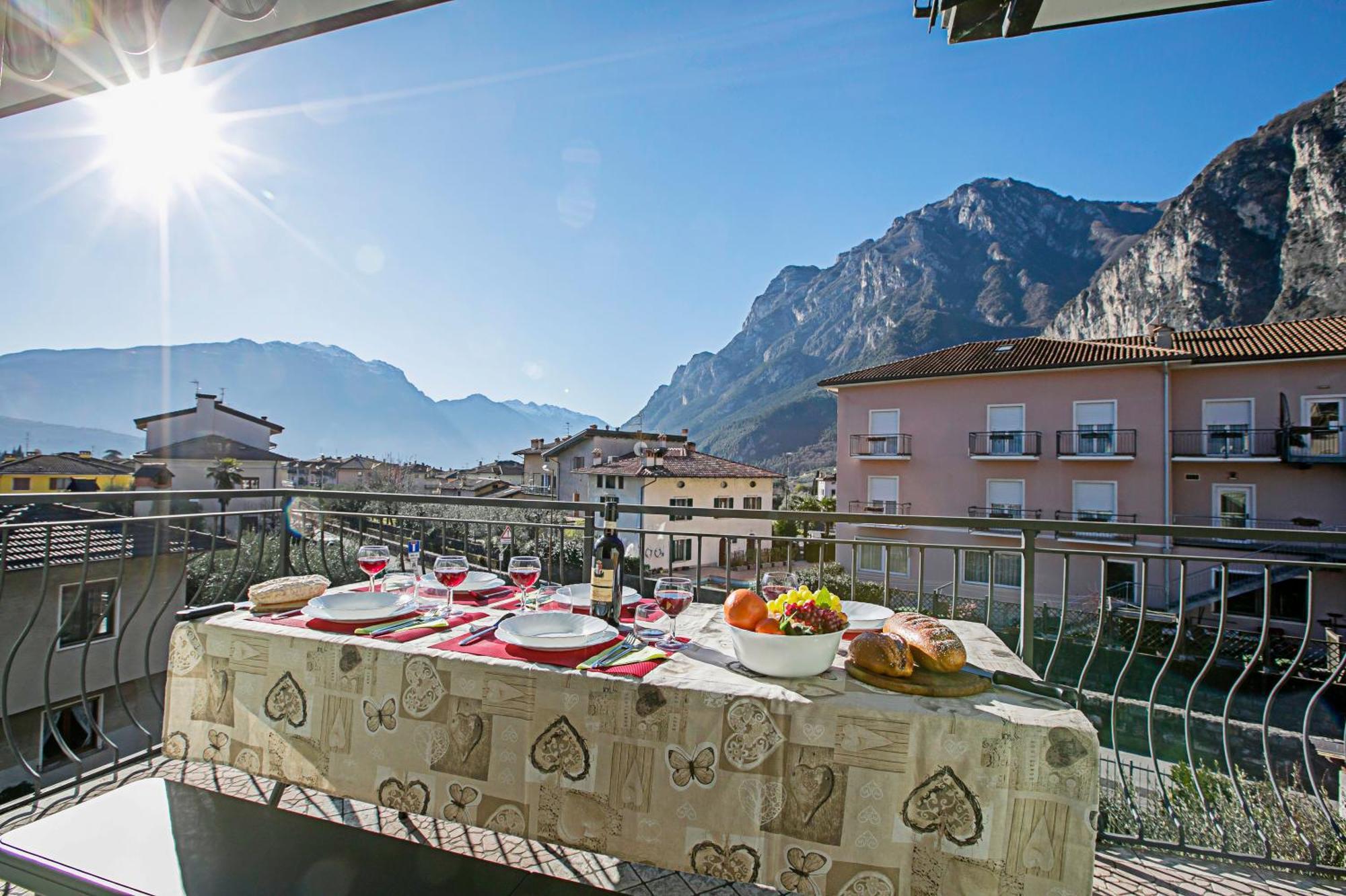 Paulie Apartment - Happy Rentals Riva del Garda Exterior foto
